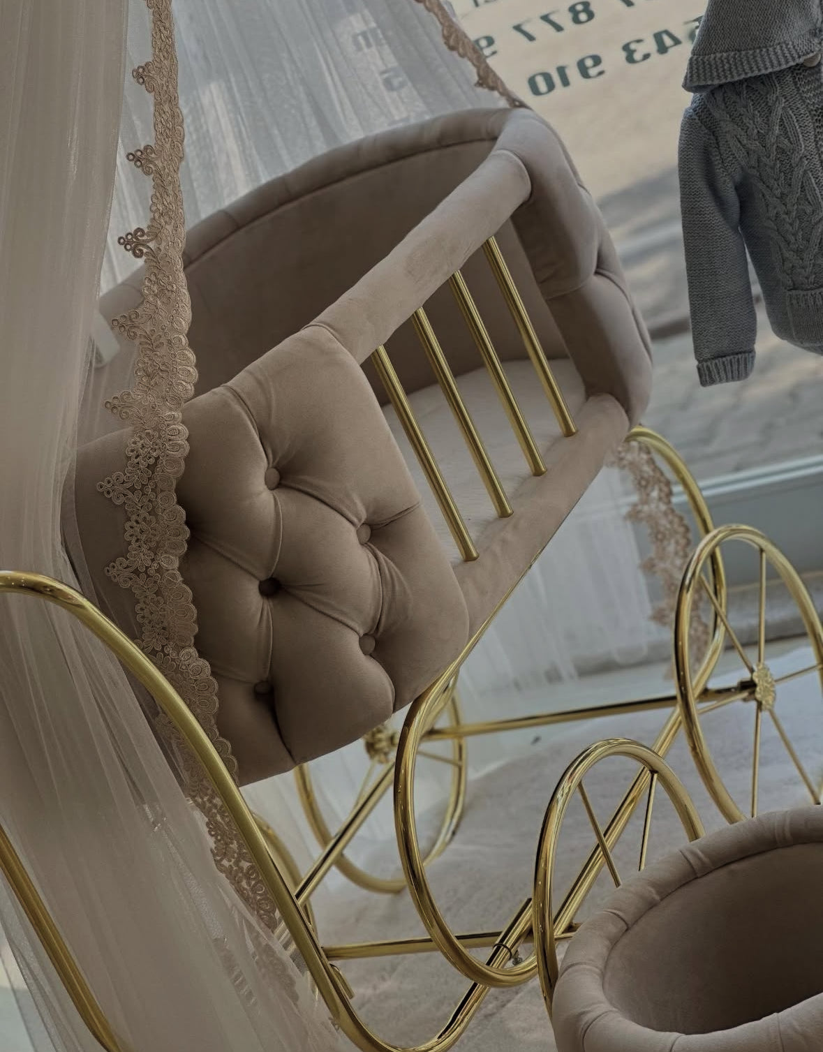 Royal dream cradle